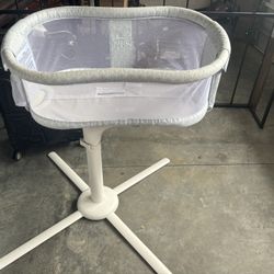 Halo Bedside Bassinet 