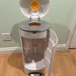 Munchkin Step Diaper Pail 