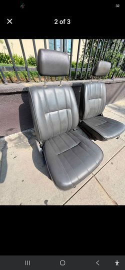 Seats for toyota pick up