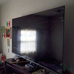 Hisense ruko TV with controler65"
