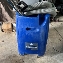 Windsor Dominator Vacuum Carpet Cleaner