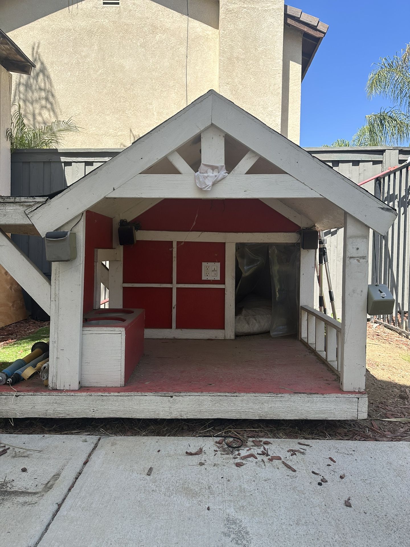 Dog House
