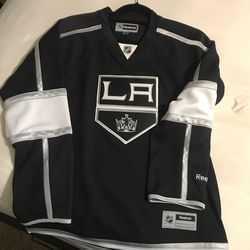 Reebok Women’s LA Kings Hockey Jersey Size M Brand New 