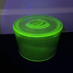 6” Round Unmarked Uranium Glass Refrigerator Dish
