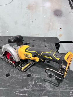 Dewalt Atomic 20V Max Cordless Brushless 4-1/2 in. Circular Saw