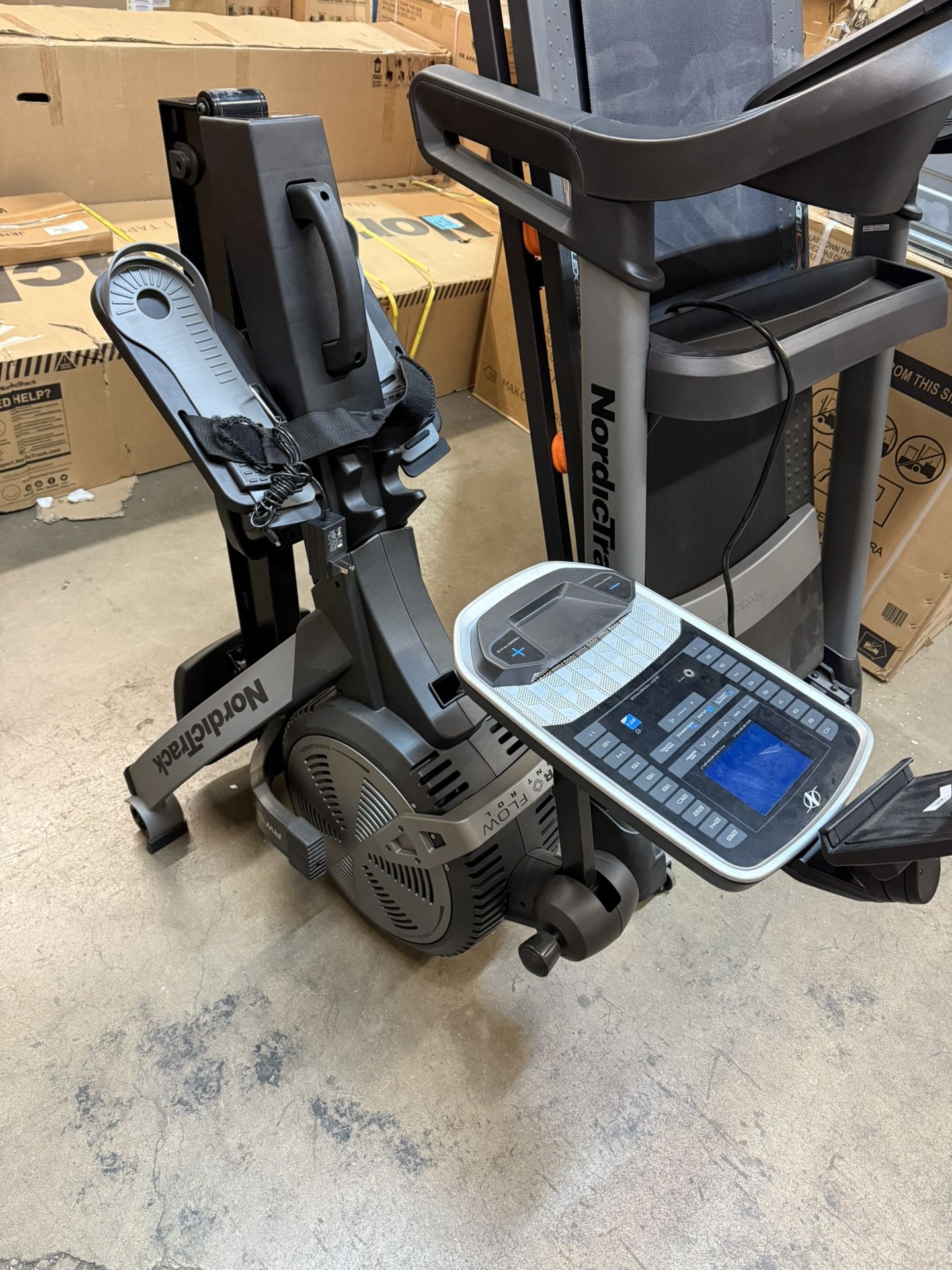 🚨 New NordicTrack - RW500 Rower - Black NTRW99147