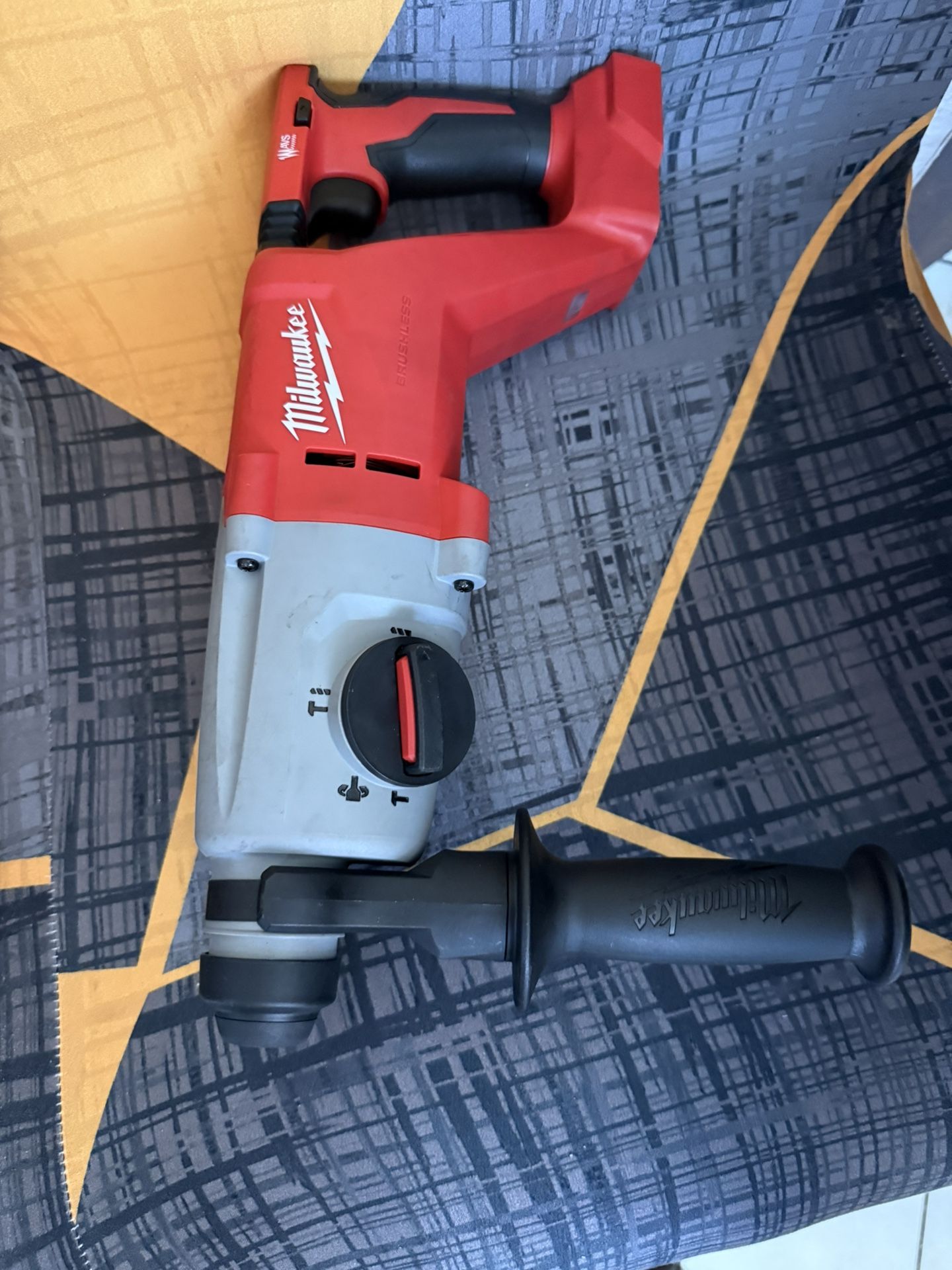 Milwaukee M18 Brushless 1” SSS Plus Rotary Hammer