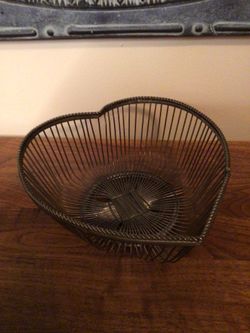 Vintage Wire Heart Shaped Fruit or Egg Bowl