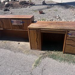 FREE DESK WITH HUTCH