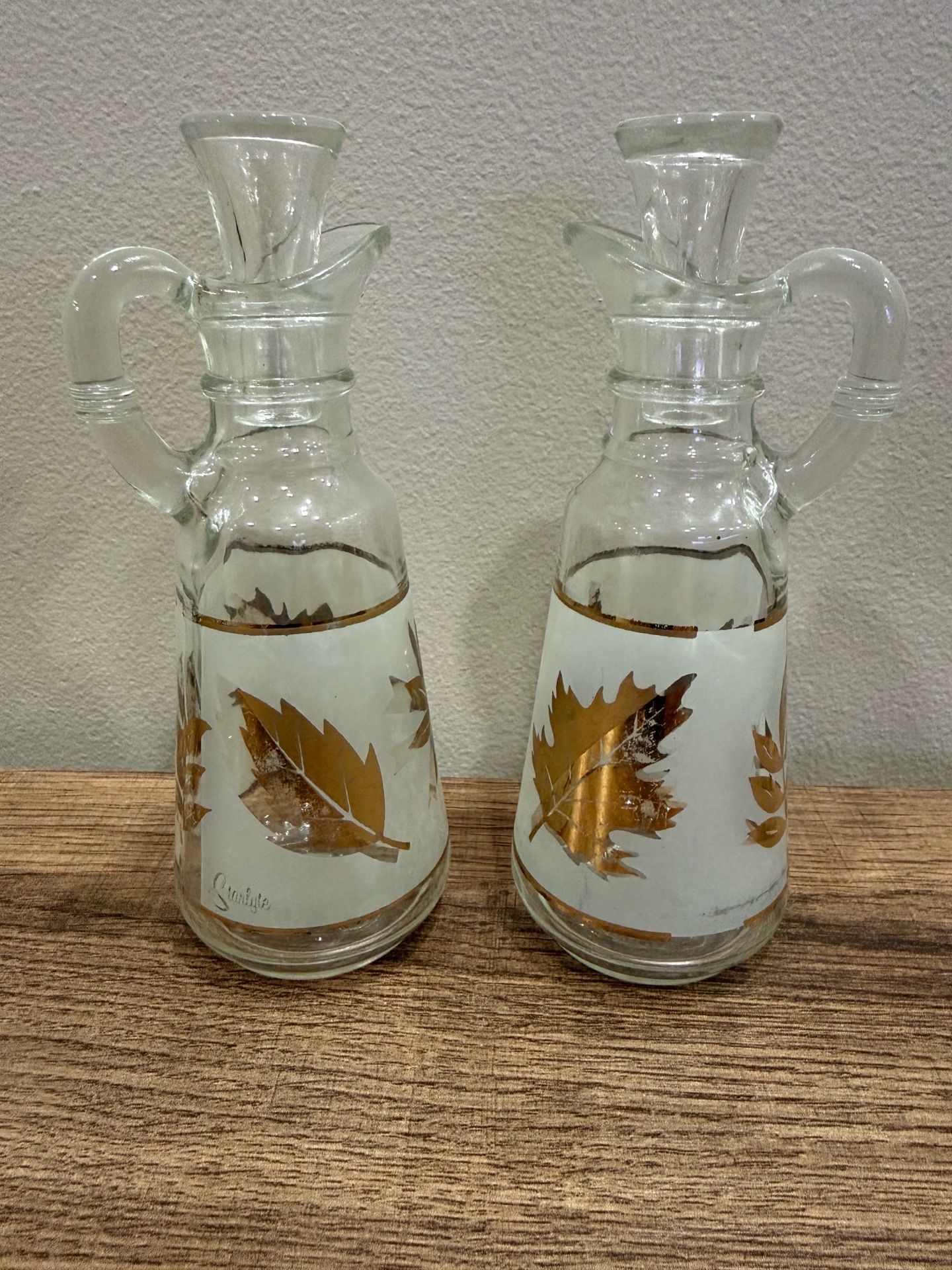 Oil and vinegar glass set - 6.5 inches tall