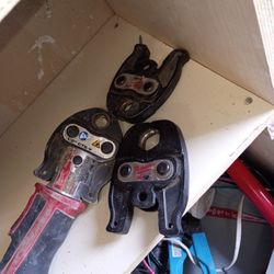 Progress Milwaukee   ½ ¾ 1inch 12 Volts With Batteries And Charger 1500