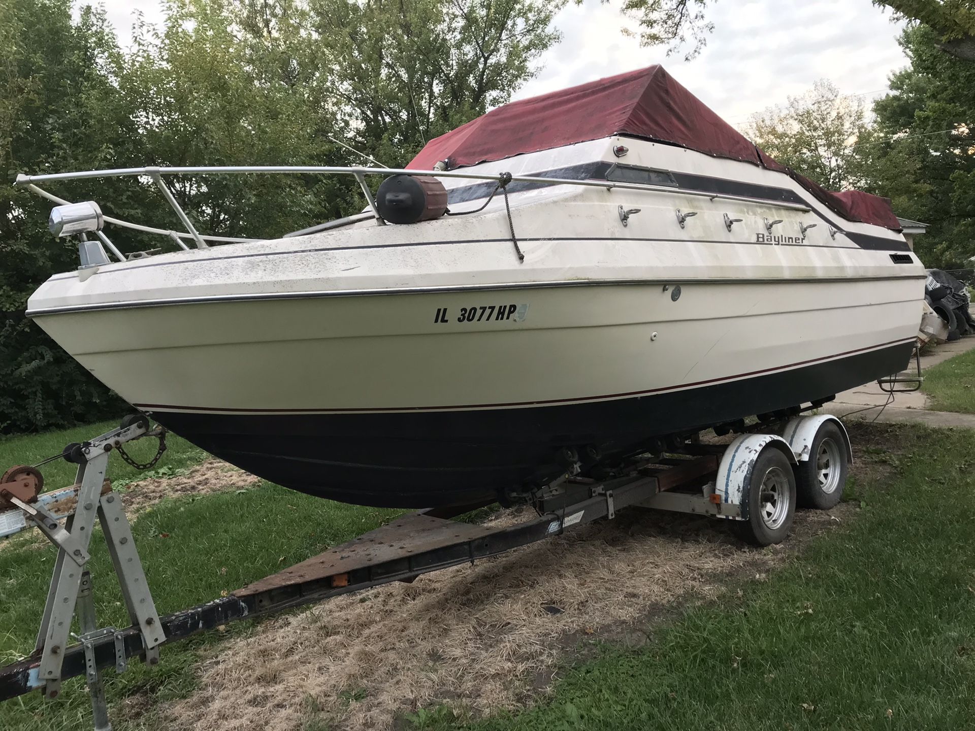 Bayliner cabin boat