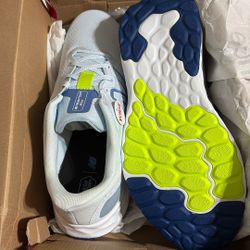 Women’s 10.5 Wide /Men’s Size 9 New Balance Fresh Foam Arishi V4 Running Shoe