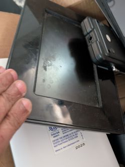 Cell phone iPad Apple All broken no charger