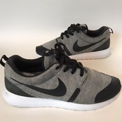 Nike Roche Run ‘fleece’ Size 10US