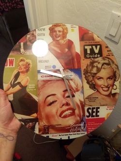 Marylyn Monroe clock