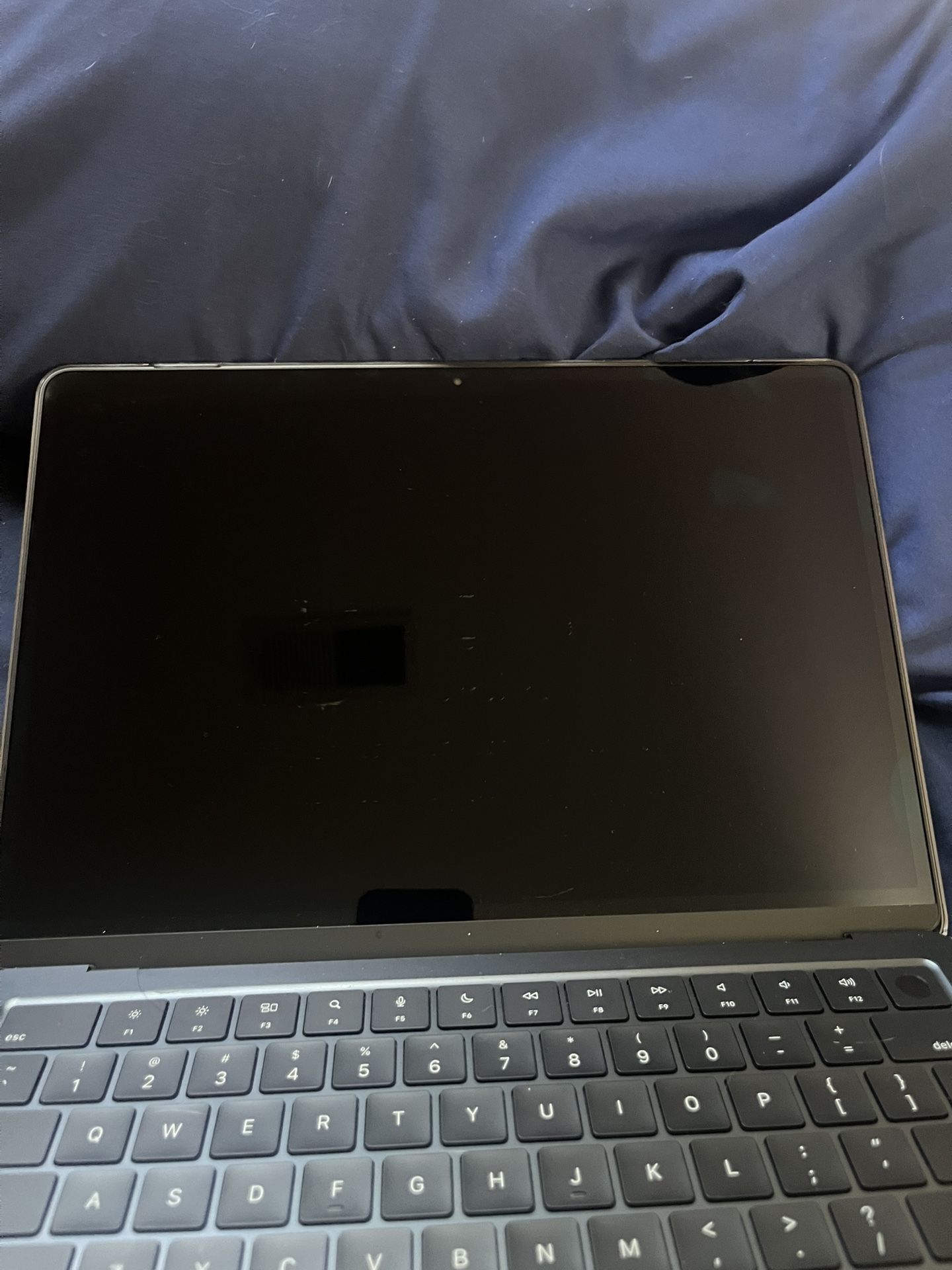 need gone MacBook Air 13.6" Laptop - M2 chip Built for Apple Intelligence - 8GB Memory - 256GB SSD