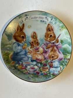 Vintage Avon Easter Collector Plates – Set of 3