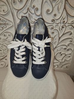 PG. SPORT SHOE size. 7 .5