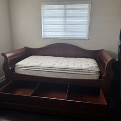 Daybed With Trundle 