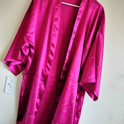 Robe $3 New ( Bundles Also Make Offers)