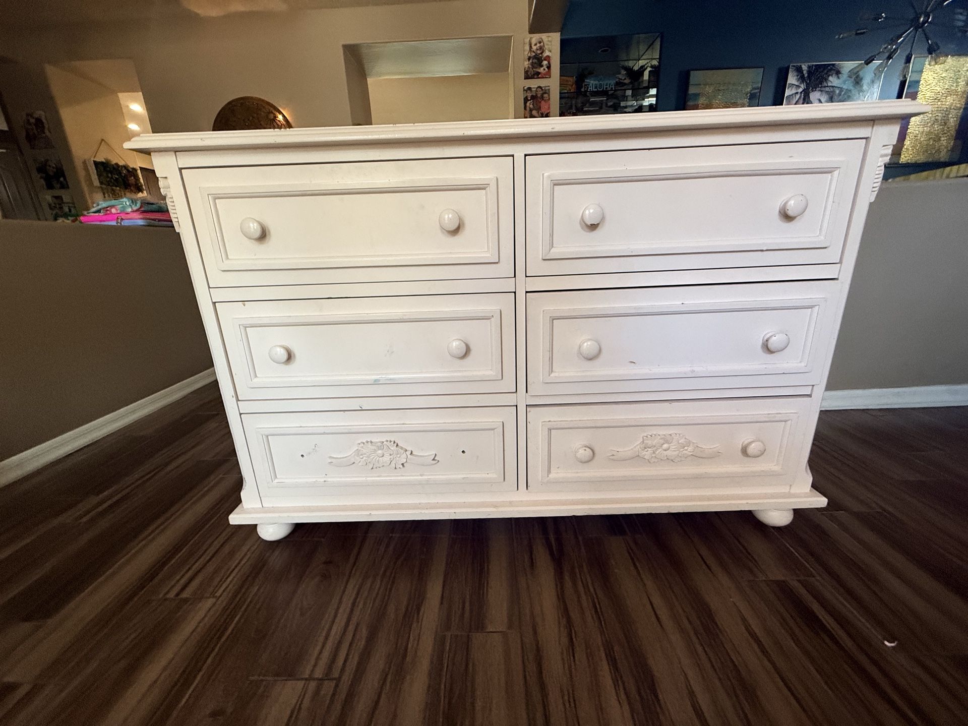 Cafe kid dresser