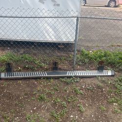 (1) Ford F250 Running Board