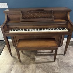 Robler &Campell Piano And Bench