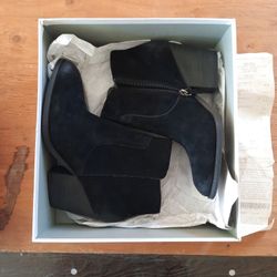 Treasure & Bend Women's Black Suede Booties