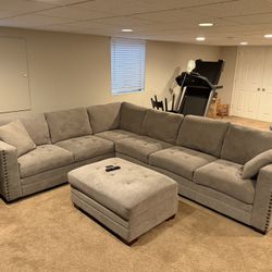 Thomasville medium gray Sectional 