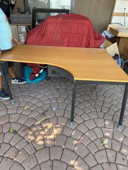 Office desk with pull out keyboard