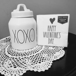 Rae Dunn Canister And Napkins 