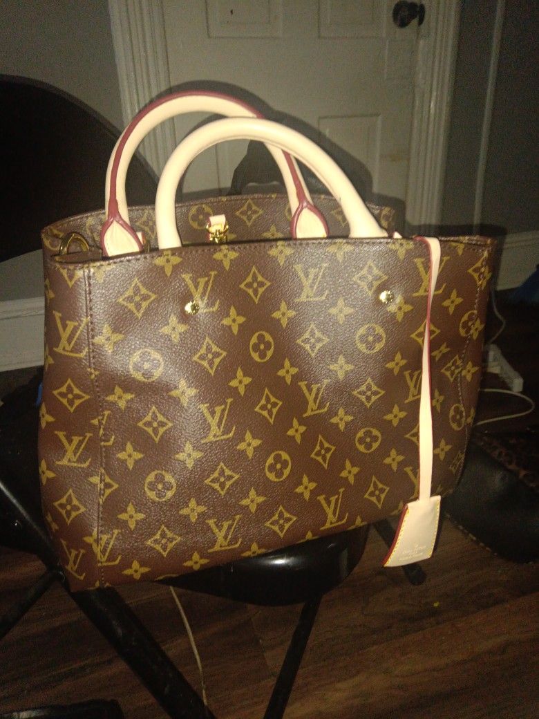 Louis Vuitton Montaigne BB
