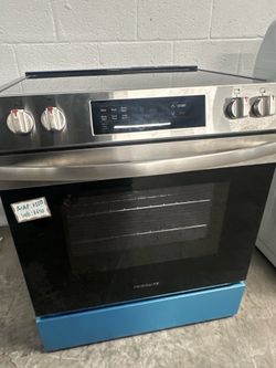 Frigidaire 30” Electric Freestanding Range – New