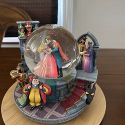 VINTAGE DISNEY Sleeping Beauty With Other Characters, Lights Up Snow Globe