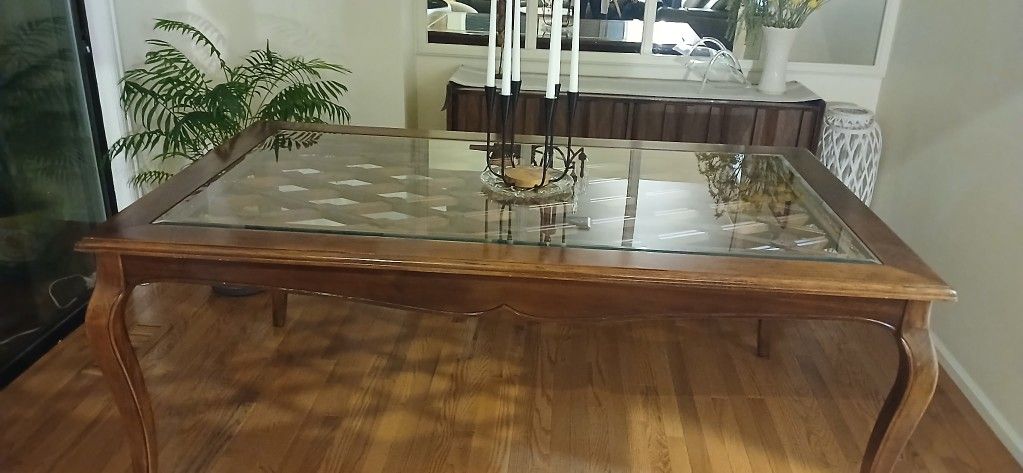 Dining Room Table and Chairs Set