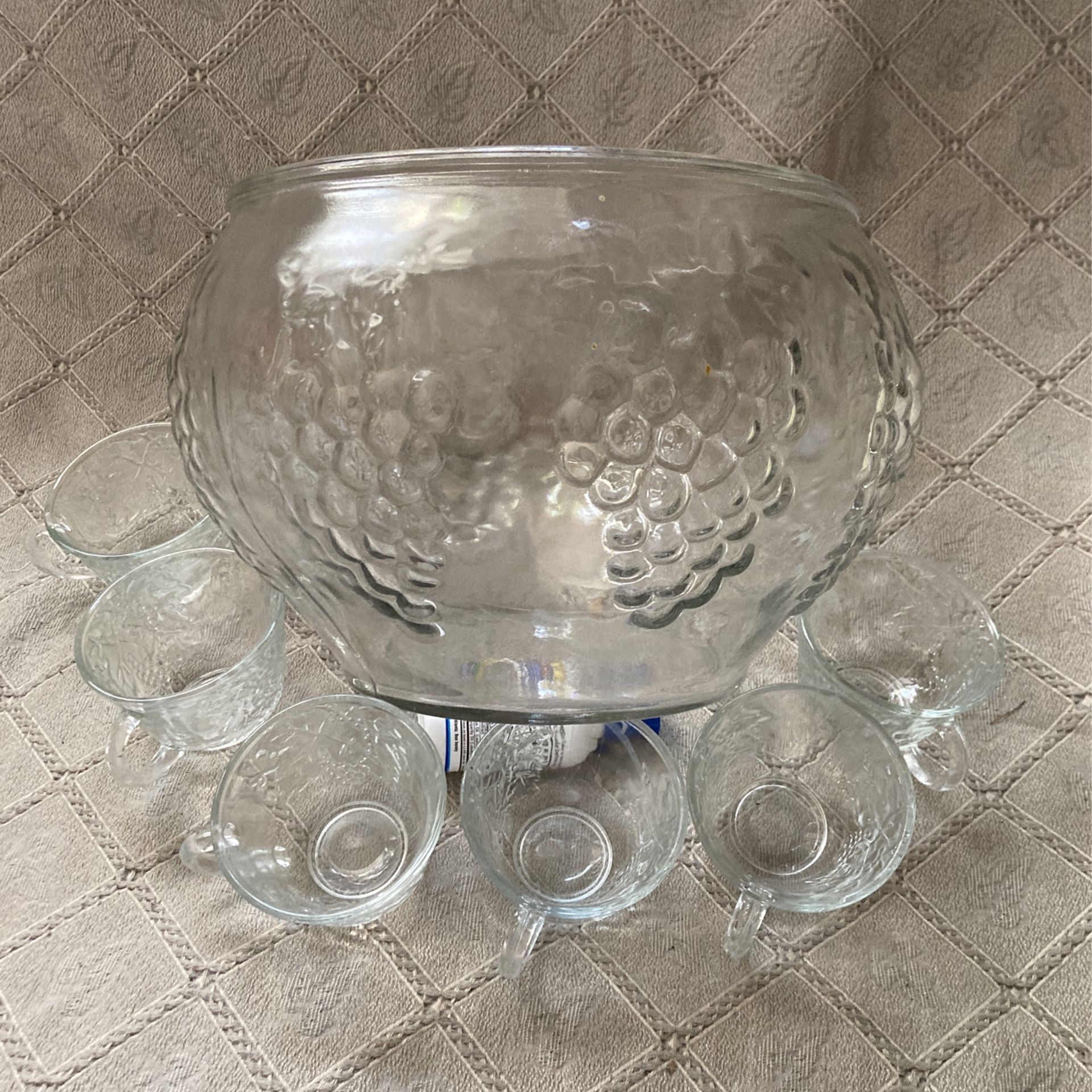 Very Nice , Useful & Elegant Glasses Crystals Big Bowl For Punch Or Salad & 6 Cups