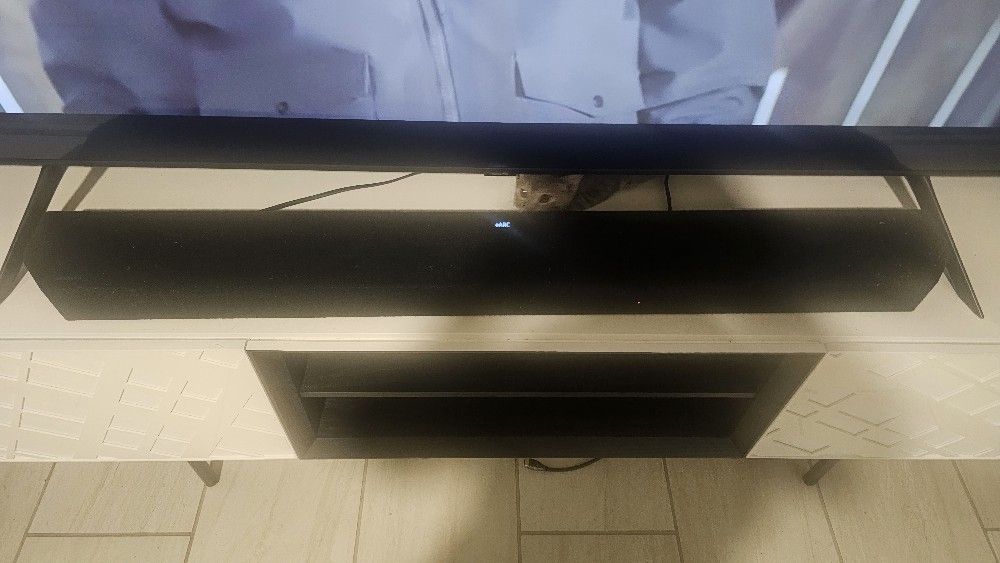 Samsung Soundbar Bar, Subwoofer, Rear Speakers