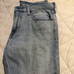Men Old Navy jeans 
