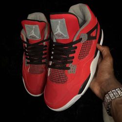 Jordan 4s