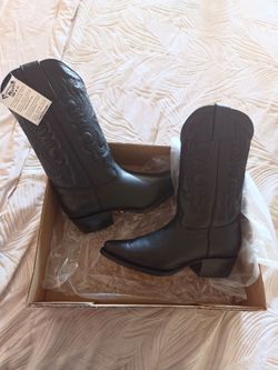 New Boots Leather size 9
