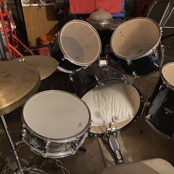 New Drum Set ( Price negotiable)