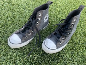 Black High top Converse Size 7.5 W