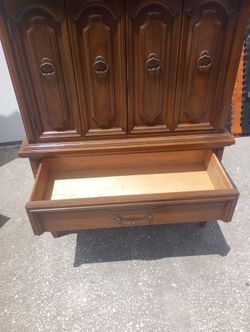 Dresser