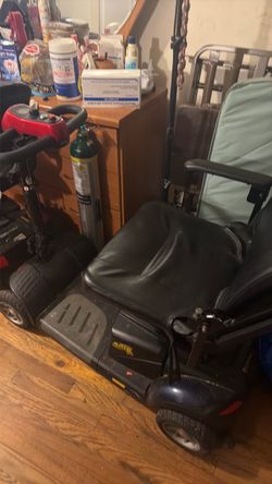Motor wheelchair