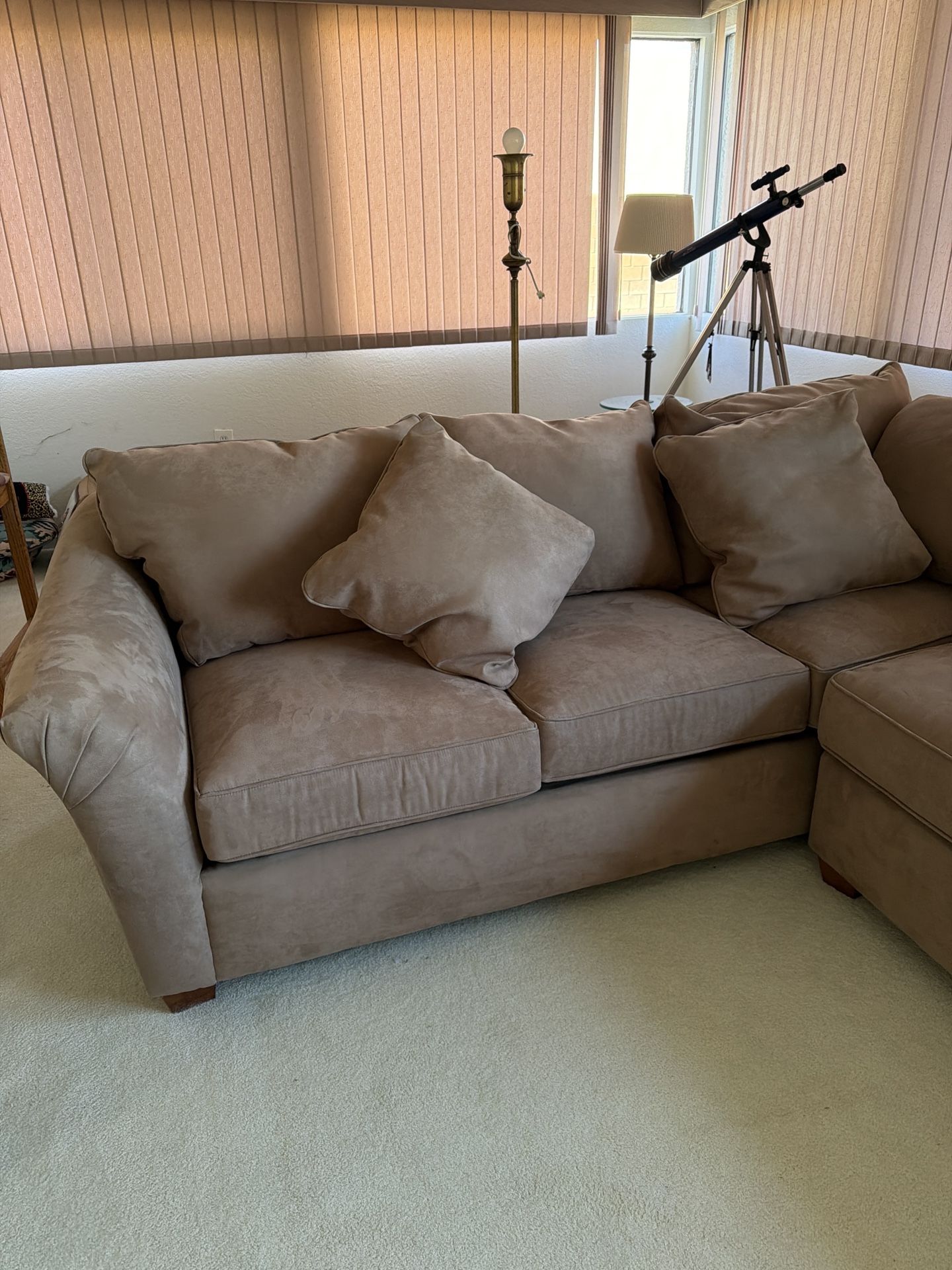 Sectional Sofa – 7’ x 9.2’ – Excellent Condition