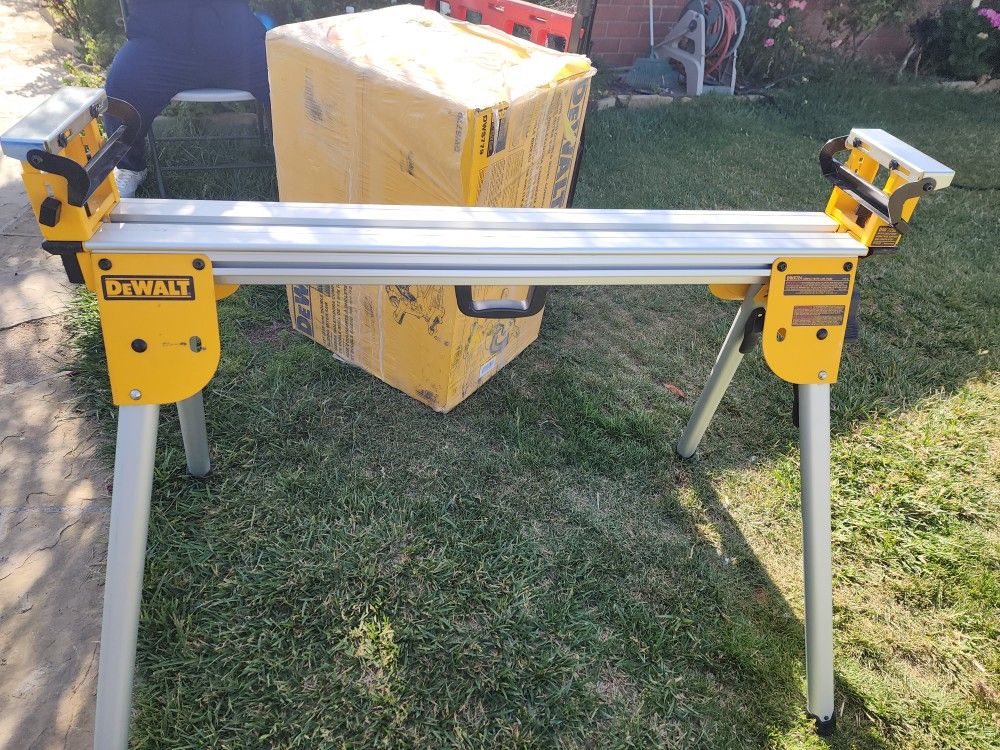 Dewalt Slidind Mittersaw New In Box With Stand Kit $500 No Offwes Price Is Firm