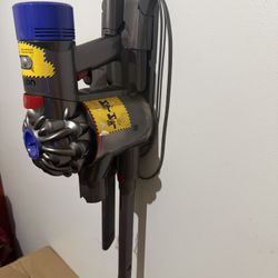 Dyson V8 Cordless Vacuum For PARTs