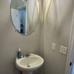 Pedestal Sink With Faucet And Mirror