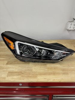 Hyundai Tucson Right Headlight 2019-2021 Halogen